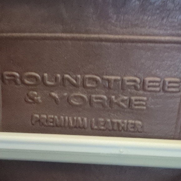 Roundtree & Yorke Brown Bomber Jacket in lamb skin - Picture 2 of 5